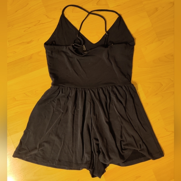 Forever 21 strappy navy romper - Picture 3 of 3